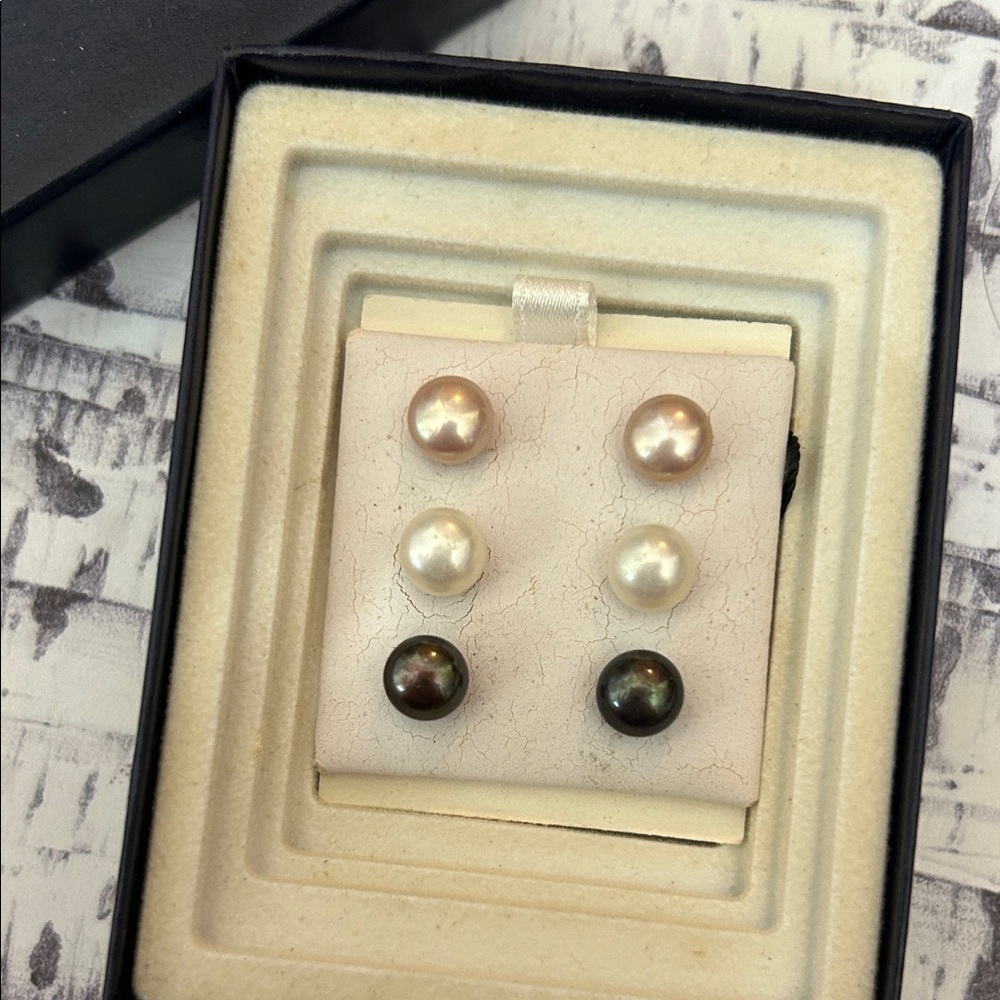Elegant Freshwater Pearl Stud Earrings Set
